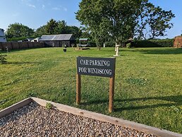 Luxury Glamping Pod With Hot Tub, fee Applies