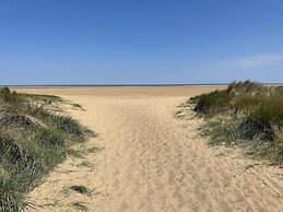 Luxury Glamping Pod With Hot Tub, fee Applies