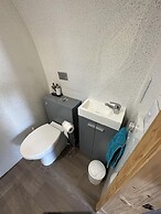 Luxury Glamping Pod With Hot Tub, fee Applies