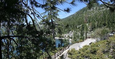 Ski Lake Lodge 3 Bedroom Home by RedAwning