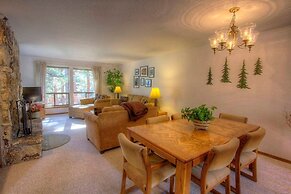 Ski Lake Lodge 3 Bedroom Home by RedAwning