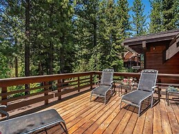 Third Creek Comfort 2 Bedroom Townhouse by RedAwning
