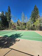 Third Creek Comfort 2 Bedroom Townhouse by RedAwning