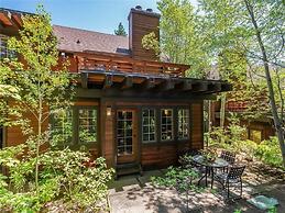 Third Creek Comfort 2 Bedroom Townhouse by RedAwning