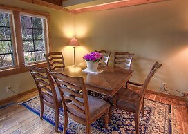 Third Creek Comfort 2 Bedroom Townhouse by RedAwning