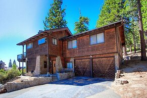 Inclining View 3 Bedroom Home by RedAwning