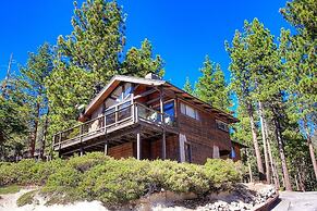 Inclining View 3 Bedroom Home by RedAwning