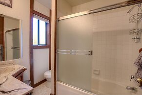 Inclining View 3 Bedroom Home by RedAwning