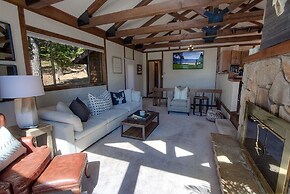 Inclining View 3 Bedroom Home by RedAwning