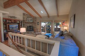 Cozy Bear Lodge 3 Bedroom Home by RedAwning
