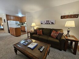 Pinenut Place 1 Bedroom Home by RedAwning