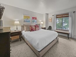 129 Park Station Escape! Cozy Condo With Pool & Hot Tub! Walking Dista