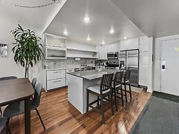 129 Park Station Escape! Cozy Condo With Pool & Hot Tub! Walking Dista