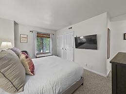 129 Park Station Escape! Cozy Condo With Pool & Hot Tub! Walking Dista