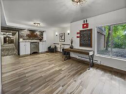 129 Park Station Escape! Cozy Condo With Pool & Hot Tub! Walking Dista