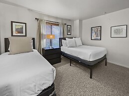 129 Park Station Escape! Cozy Condo With Pool & Hot Tub! Walking Dista