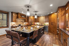 1138 Skiers Heaven! Luxury Home Close To Park City Mountain! Two Hot T