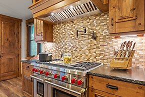 1138 Skiers Heaven! Luxury Home Close To Park City Mountain! Two Hot T