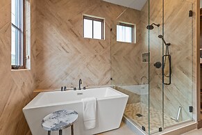 1138 Skiers Heaven! Luxury Home Close To Park City Mountain! Two Hot T