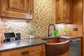 1138 Skiers Heaven! Luxury Home Close To Park City Mountain! Two Hot T