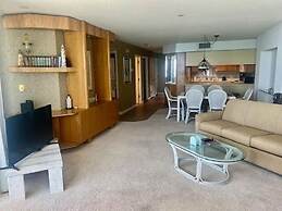 510 Surfmaster 2 Bedroom Condo by RedAwning