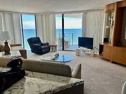 510 Surfmaster 2 Bedroom Condo by RedAwning