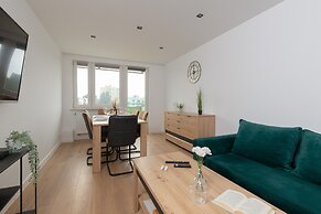 Apartment Broniewskiego by Renters