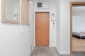 Apartment Broniewskiego by Renters