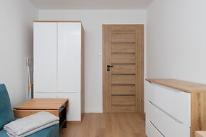 Apartment Broniewskiego by Renters