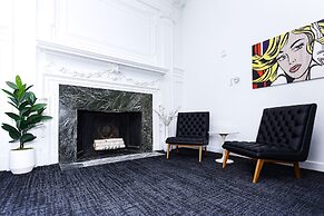 Maverick Suites at 28 Fenway