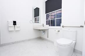 Maverick Suites at 28 Fenway