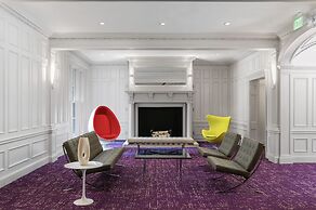 Maverick Suites at 28 Fenway