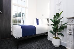 Maverick Suites at 28 Fenway