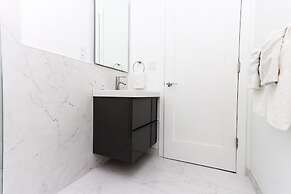 Maverick Suites at 28 Fenway