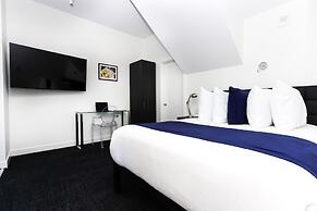 Maverick Suites at 28 Fenway