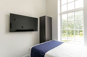 Maverick Suites at 28 Fenway