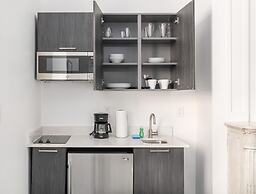 Maverick Suites at 28 Fenway