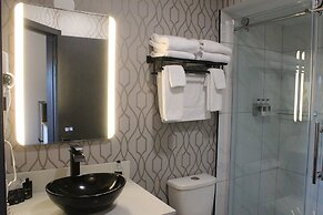 Coast Courtenay Hotel