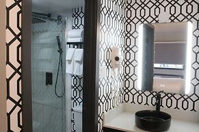 Coast Courtenay Hotel