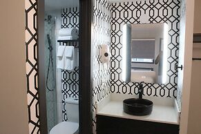 Coast Courtenay Hotel