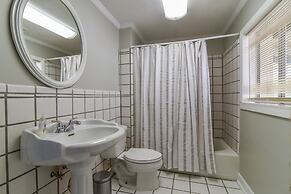 Pinners Compound- 4 BR hot tub fire pit