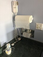 Edge Of The Woods Motel