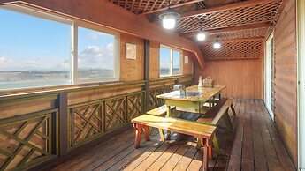 Ganghwado Dongmag Spa Pension