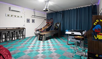 7547oml-solterra Resort 6 Bedroom Home by RedAwning