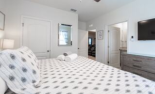 7547oml-solterra Resort 6 Bedroom Home by RedAwning