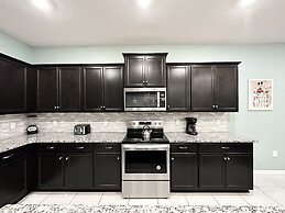 2127lc- Windsor Island 10 Bedroom Home by RedAwning