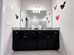 2127lc- Windsor Island 10 Bedroom Home by RedAwning