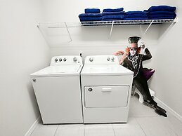 2127lc- Windsor Island 10 Bedroom Home by RedAwning