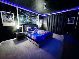 2127lc- Windsor Island 10 Bedroom Home by RedAwning