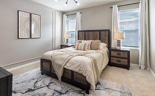 7660oml-solterra Resort 5 Bedroom Home by RedAwning